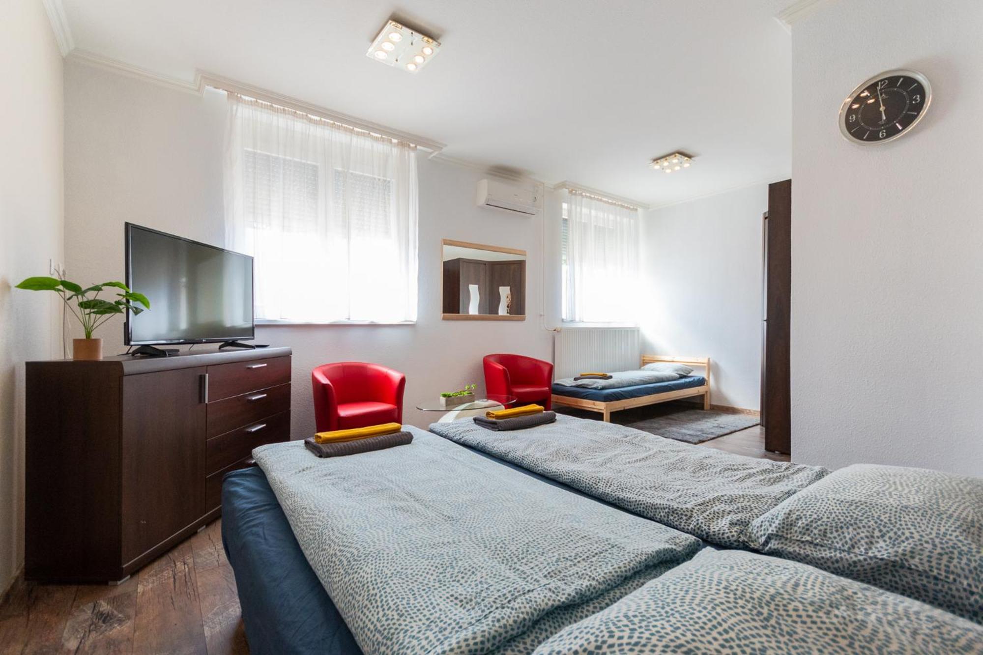 R Apartments Budapest Bagian luar foto